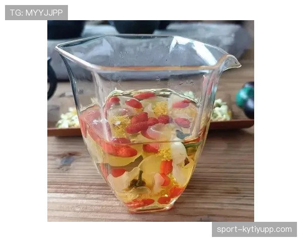 手臂自然位置下的手球判罚标准解析与常见误区