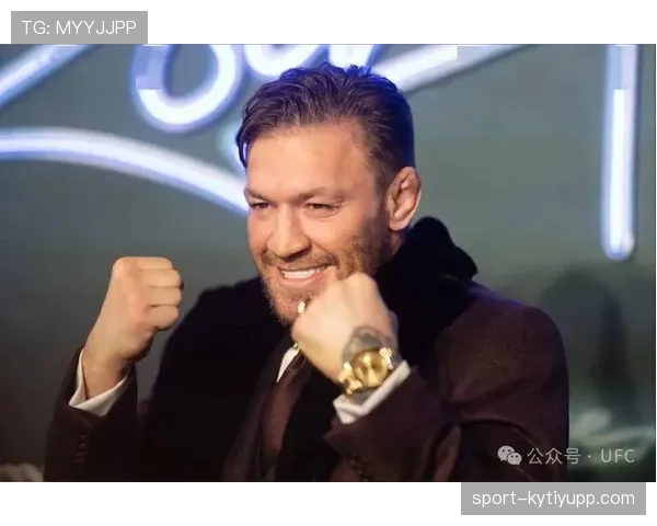 康纳·麦格雷戈又晒日常，那早餐盘碟光看就比我家整套厨房贵