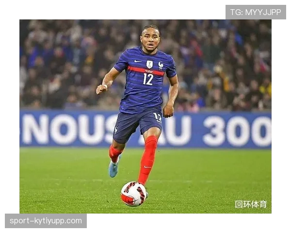 恩昆库在影锋与前腰角色间的战术切换机制与效果分析